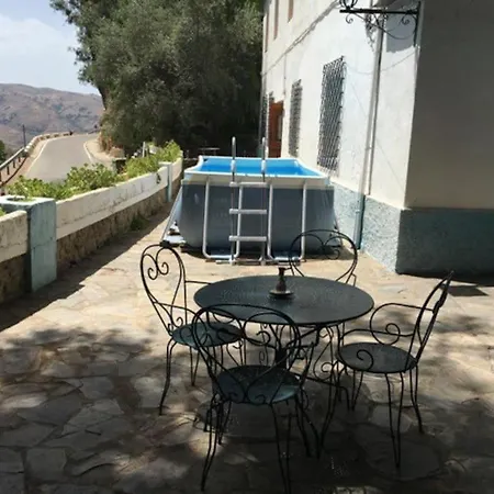 Сasa de vacaciones El Olivo. Alpujarra. *